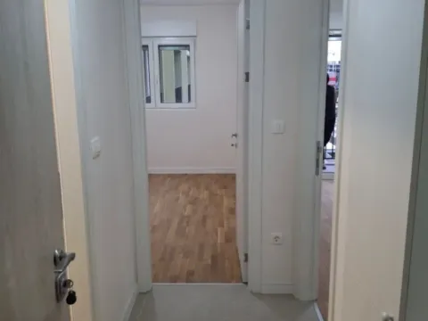 Izdavanje, jednosoban stan, 40m², Pobrežje, Podgorica - image 5