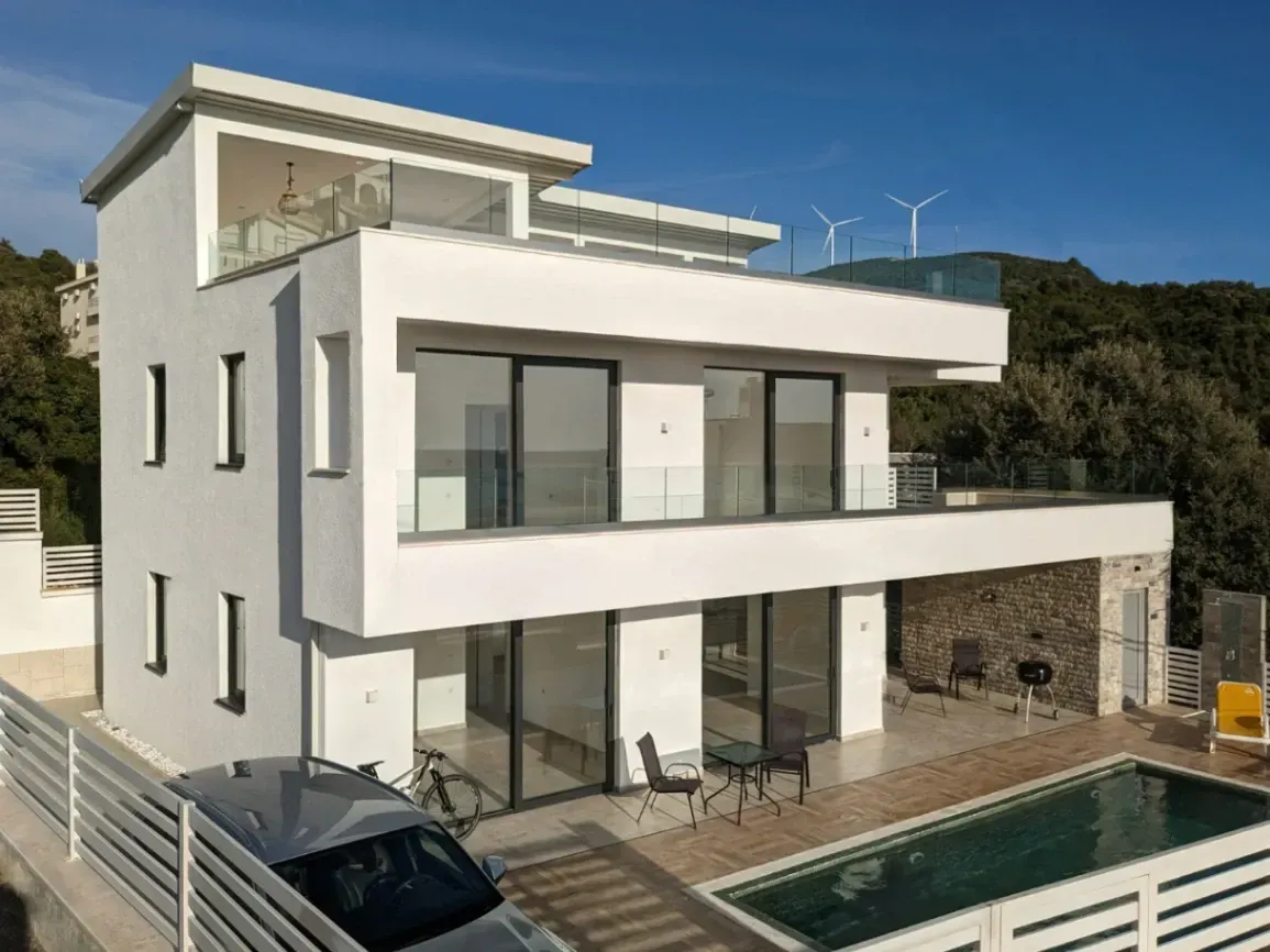 Sale, house, 365m², Utjeha, Bar