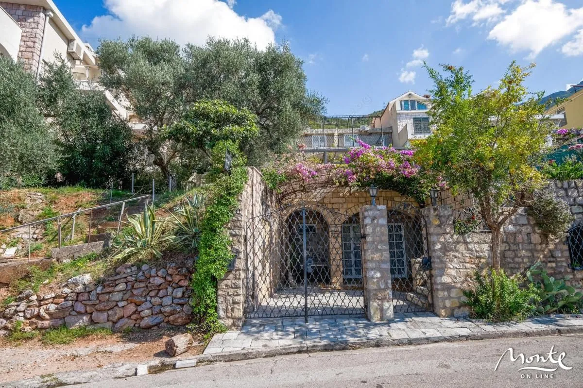 Sale, house, 375m², Sveti Stefan, Budva
