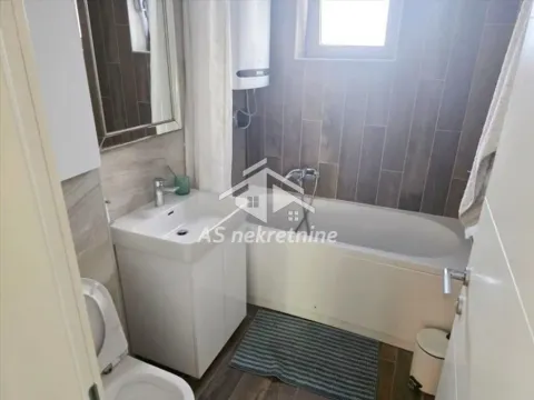 Izdavanje, četvorosoban stan, 80m², Tašmajdan, Palilula Sve Podlokacije - image 17