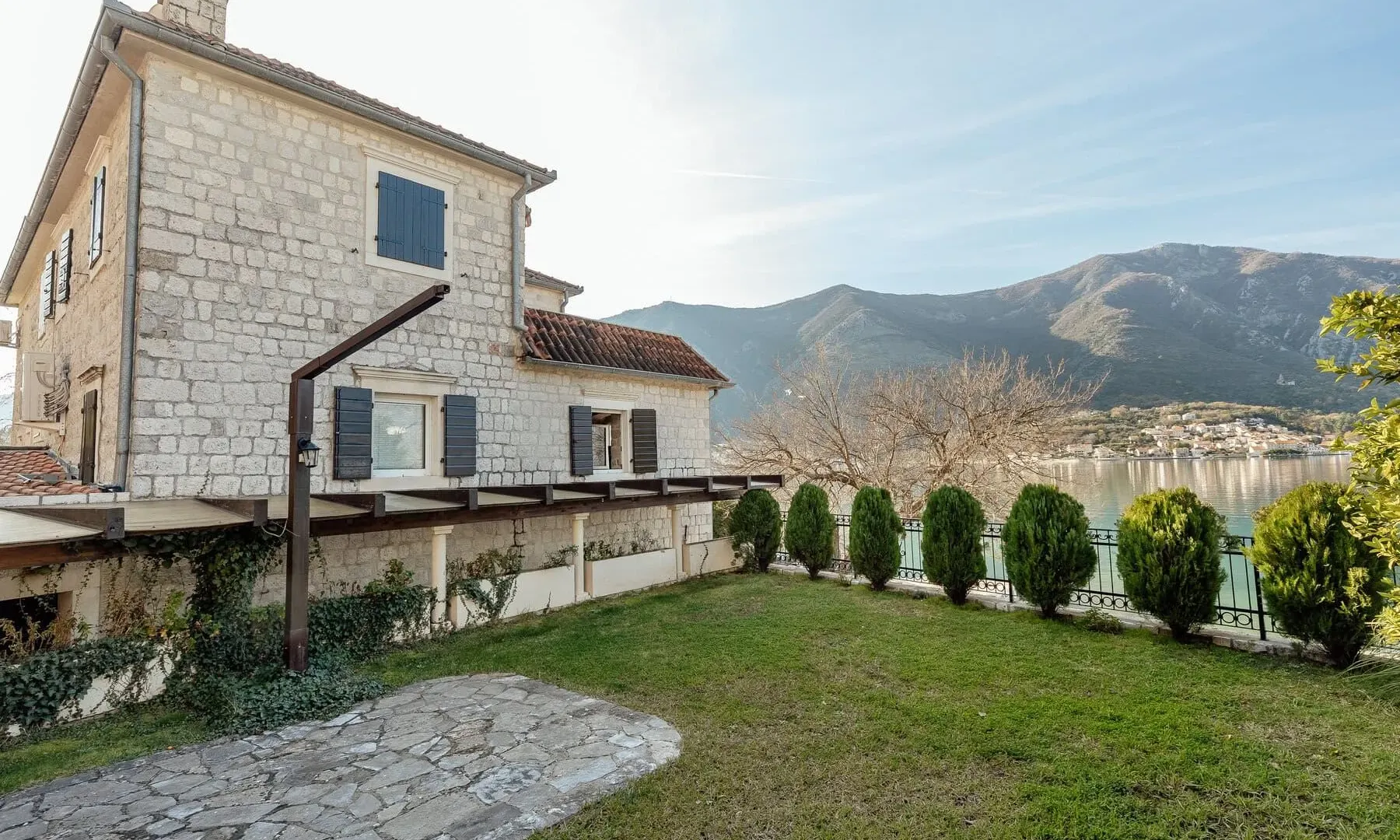 Prodaja, kuća, 246m², Kotor, Crna Gora