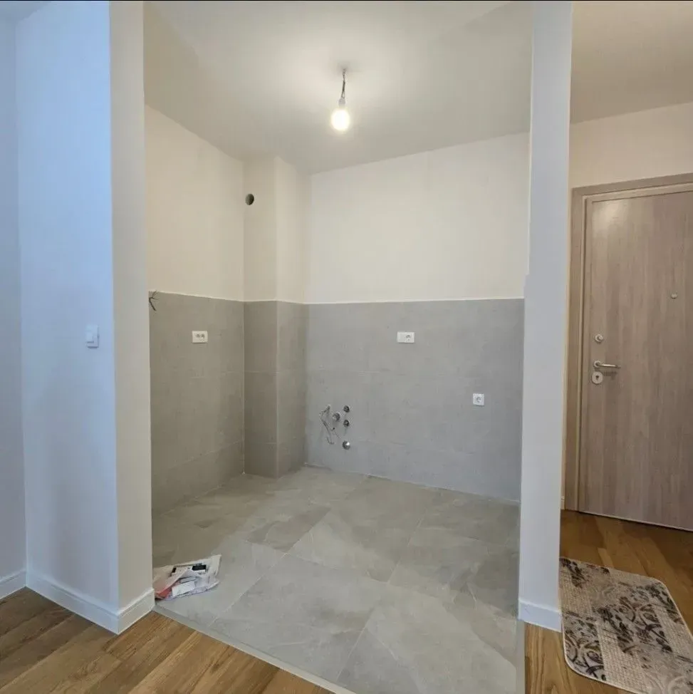 Prodaja, jednosoban stan, 40m², Central Point, Podgorica