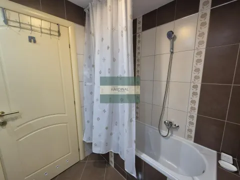 Izdavanje, trosoban stan, 73m², Centar, Jagodina - image 35
