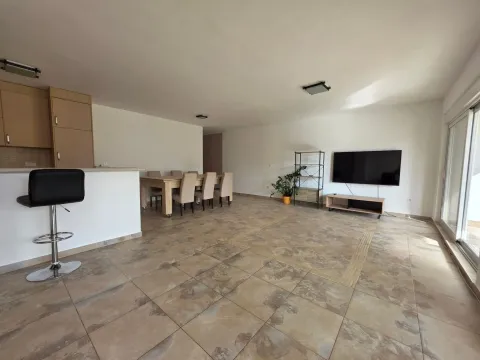 Prodaja, dvosoban stan, 120m², Budva, Crna Gora - image 12