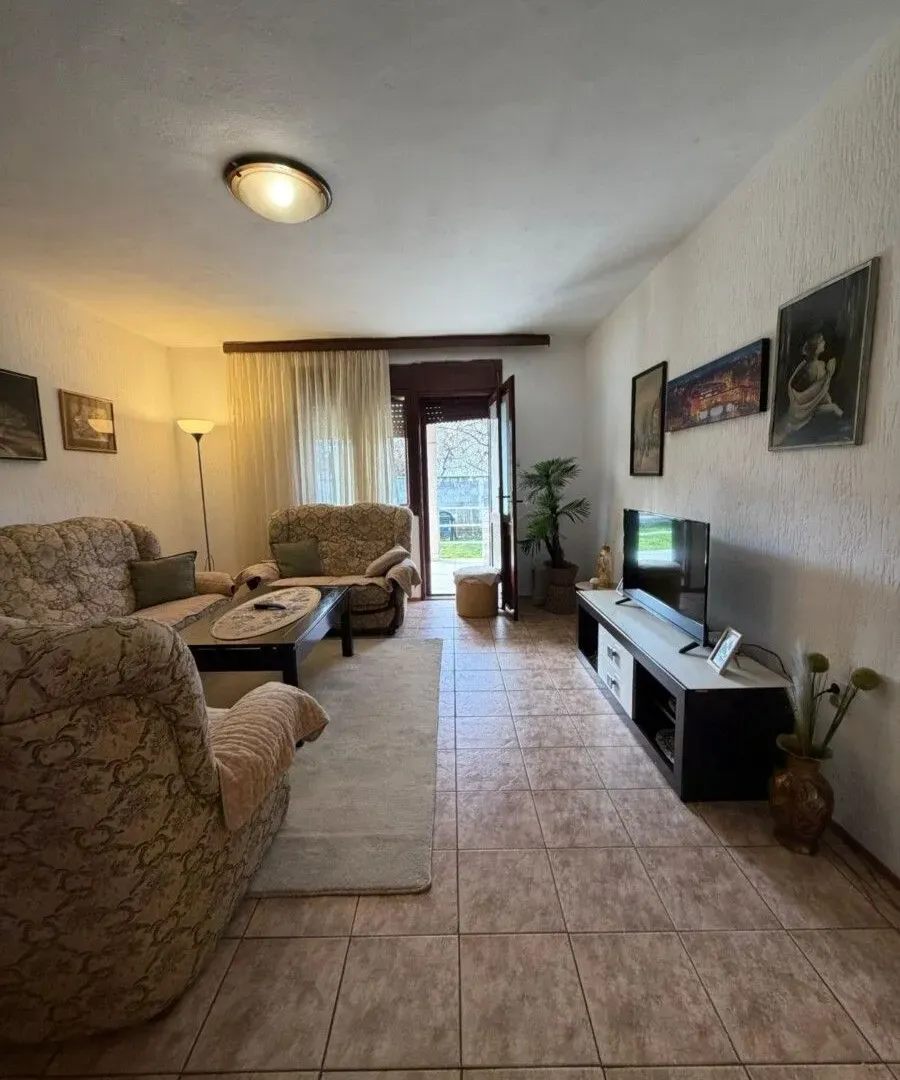 Rent, two bedroom apartment, 90m², Stari Aerodrom, Podgorica