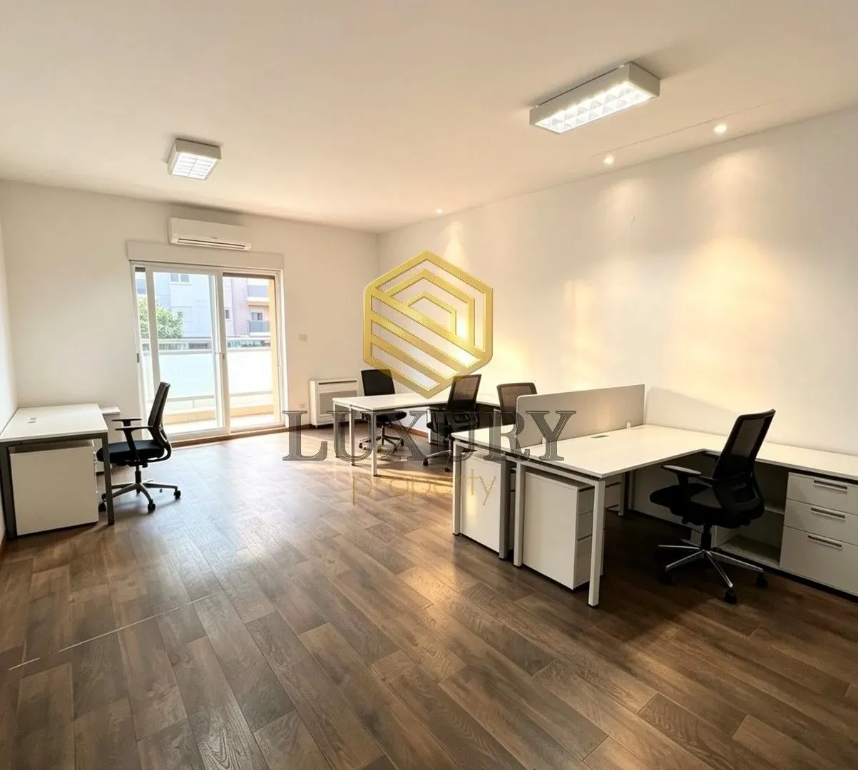 Izdavanje, poslovni prostor, 110m², City Kvart, Podgorica