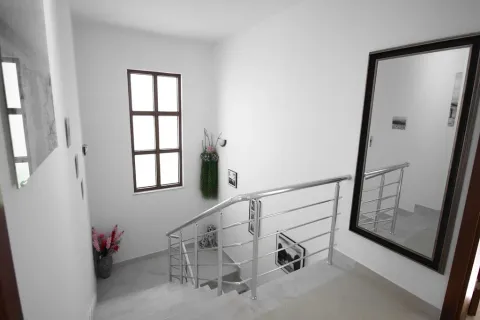 Prodaja, kuća, 500m², Budva, Crna Gora - image 18