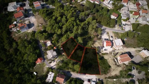 Vazdušni snimak terena sa označenim parcelama. - image 4