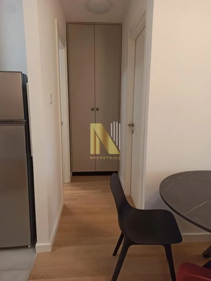 Izdavanje, jednosoban stan, 40m², Novo naselje, Novi Sad