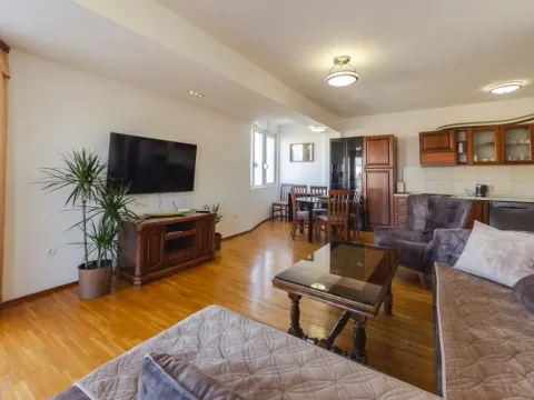 Izdavanje, stan, 92m², Zabjelo, Podgorica - image 2