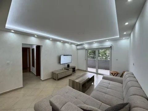 Izdavanje, dvosoban stan, 75m², Budva, Crna Gora - image 11