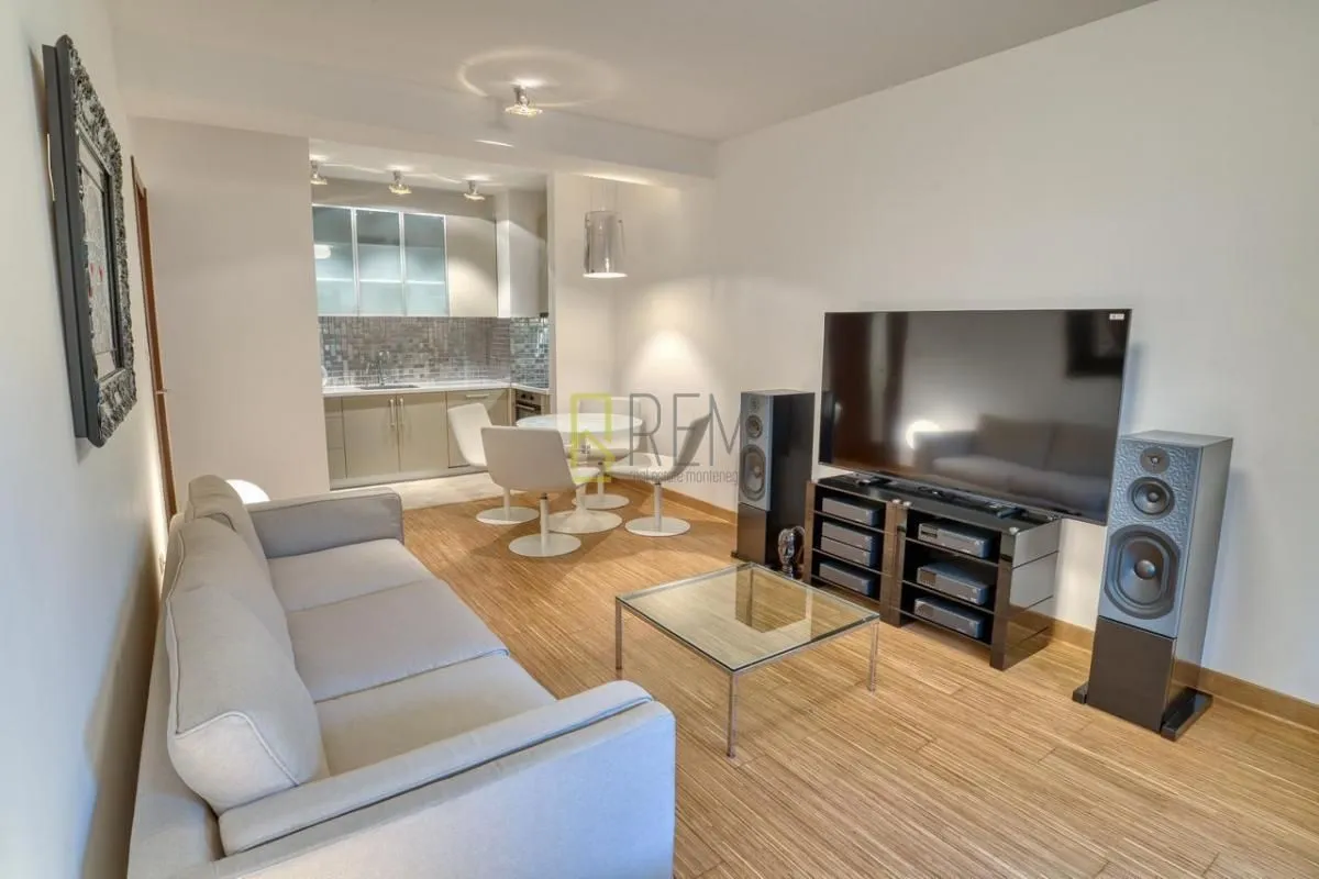 Prodaja, dvosoban stan, 90m², Gorica C, Podgorica