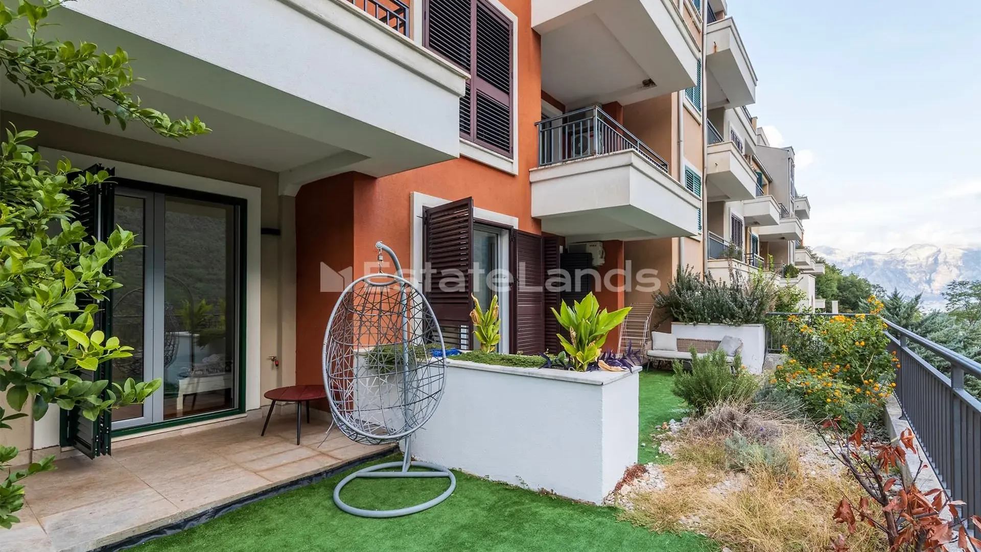 Prodaja, trosoban stan, 97m², Morinj, Kotor