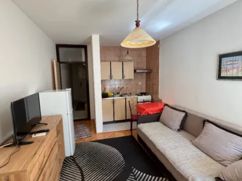 Izdavanje, garsonjera, 25m², Centar, Bar - image 2