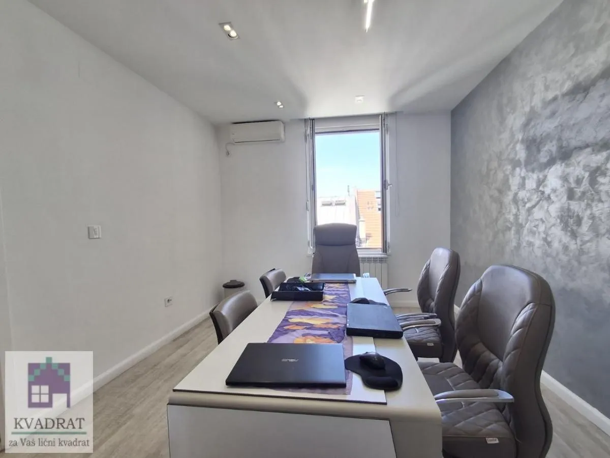 Prodaja, četvorosoban stan, 118m², Đeram Pijaca, Beograd