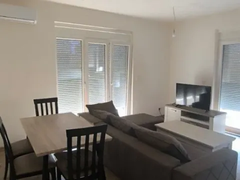 Izdavanje, jednosoban stan, 56m², Stari Aerodrom, Podgorica - image 4