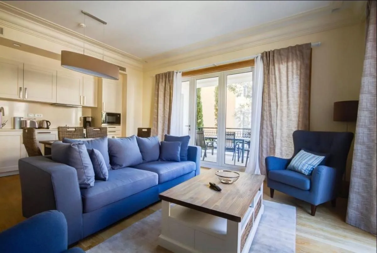 Prodaja, dvosoban stan, 107m², Tivat, Crna Gora