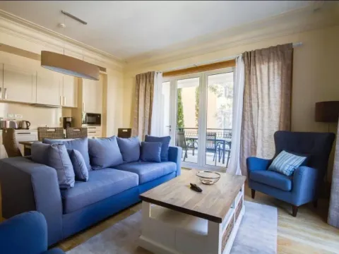 Sale, two bedroom apartment, 107m², Tivat, Crna Gora - image 4