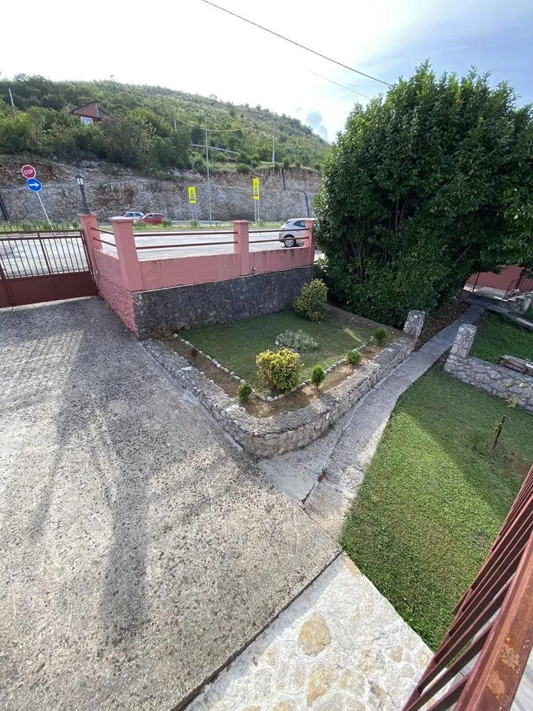 Rent, four bedroom apartment, 175m², Gornja Gorica, Podgorica