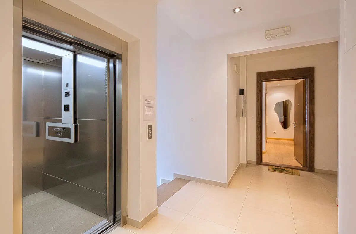 Sale, two bedroom apartment, 77m², Centar, Budva