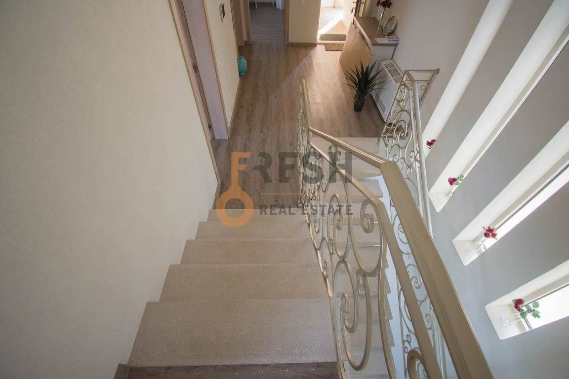 Sale, house, 240m², Tivat, Crna Gora