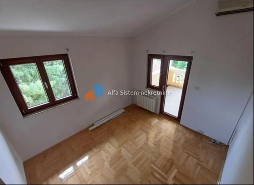 Izdavanje, stan, 210m², Savski Venac, Beograd