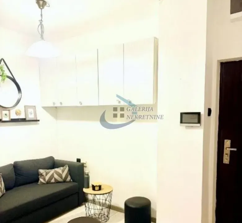 Prodaja, dvosoban stan, 33m², Obilićev Venac, Beograd