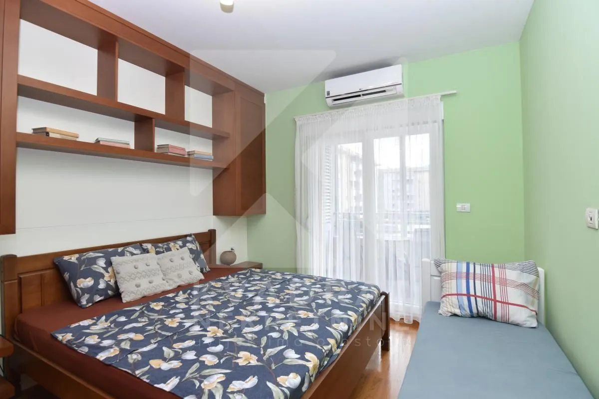 Izdavanje, jednosoban stan, 50m², City Kvart, Podgorica