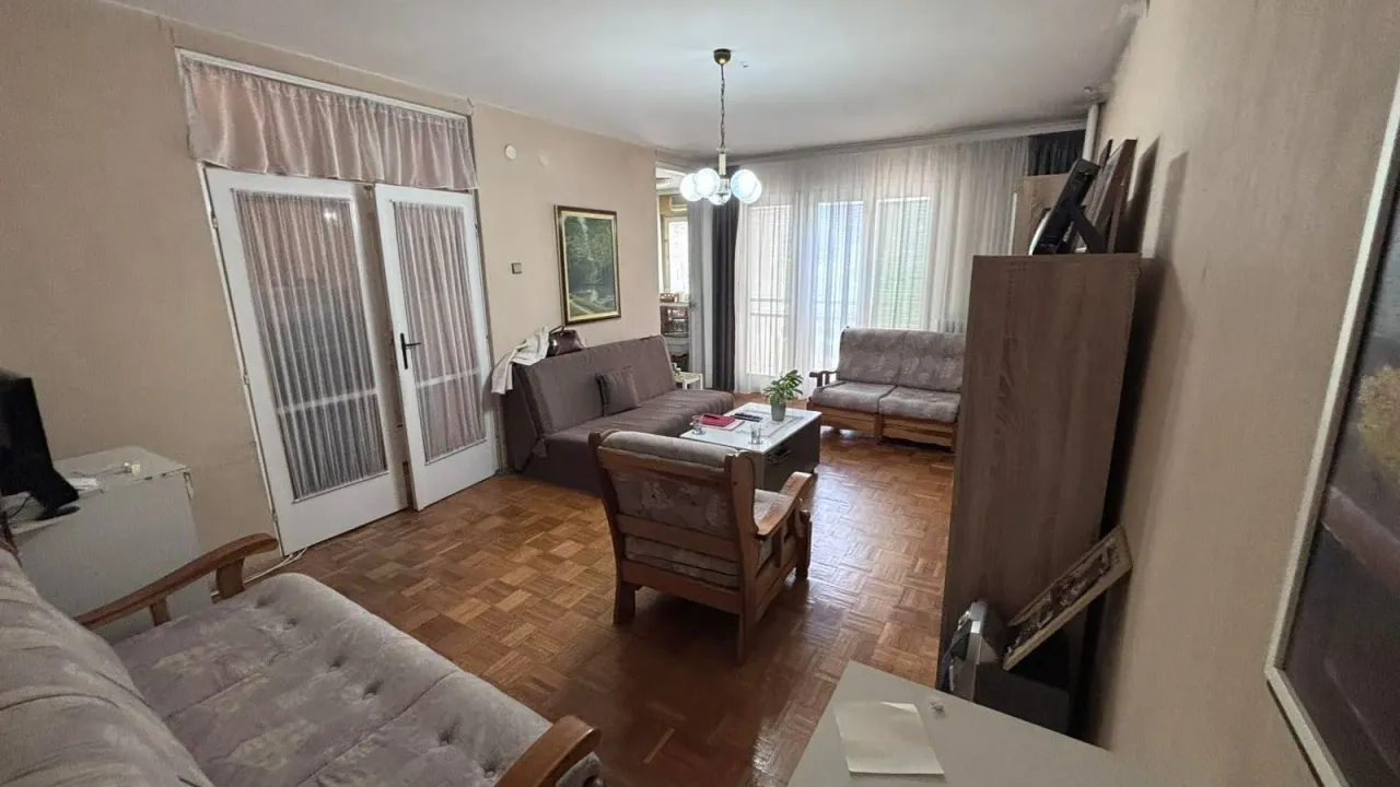 Prodaja, trosoban stan, 76m², Novi Beograd Sve Podlokacije, Beograd