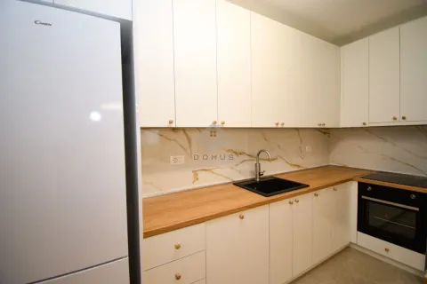 Izdavanje, dvosoban stan, 75m², City Kvart, Podgorica - image 6