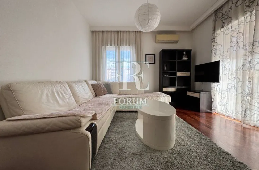 Izdavanje, jednosoban stan, 50m², City Kvart, Podgorica