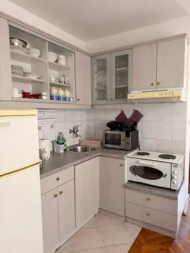 Rent, one bedroom apartment, 38m², Budva, Crna Gora - image 6