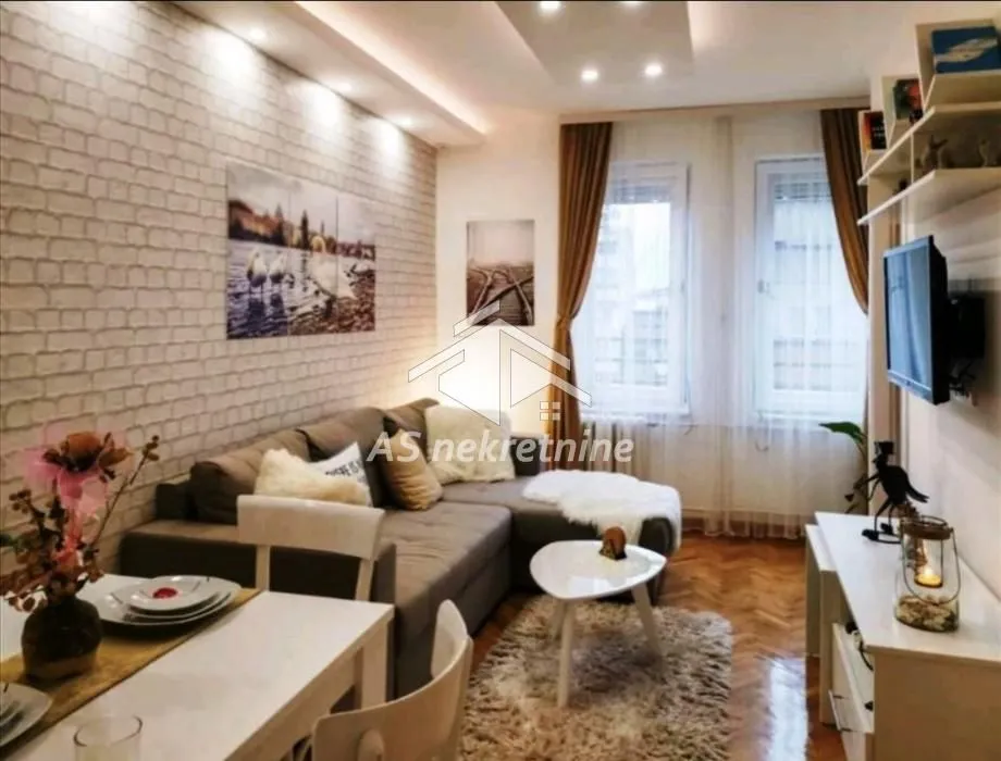 Izdavanje, stan, 35m², Stari Grad, Beograd