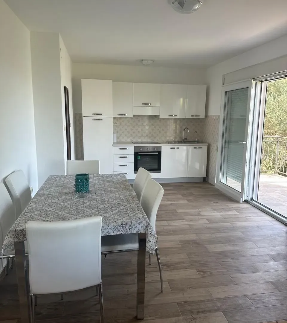 Rent, three bedroom apartment, 100m², Kavač, Kotor