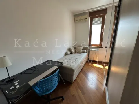 Izdavanje, četvorosoban stan, 118m², Vračar Hram, Vračar Sve Podlokacije - image 15