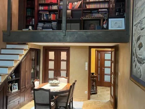 Izdavanje, trosoban stan, 130m², Preko Morače, Podgorica