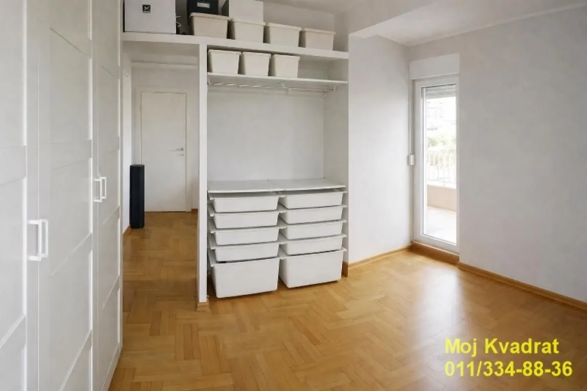 Prodaja, trosoban stan, 82m², Čubura, Beograd
