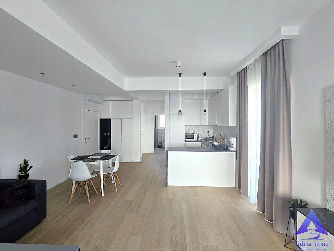 Prodaja, dvosoban stan, 63m², Bečići, Budva