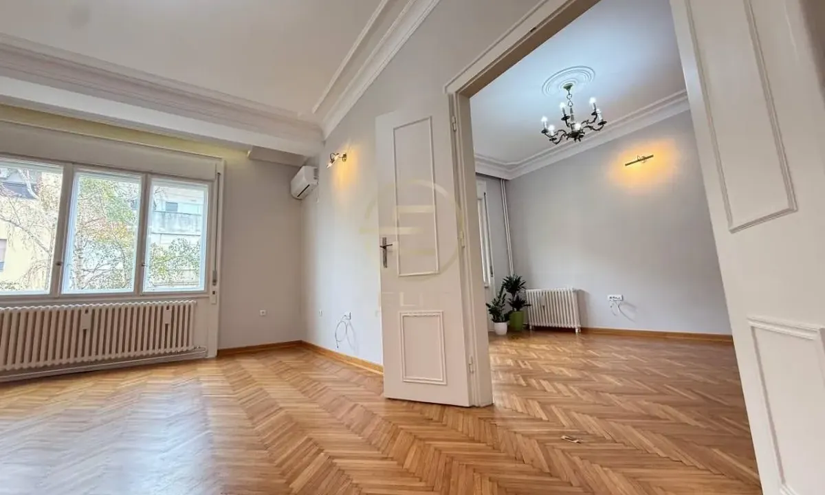 Izdavanje, četvorosoban stan, 123m², Centar, Novi Sad