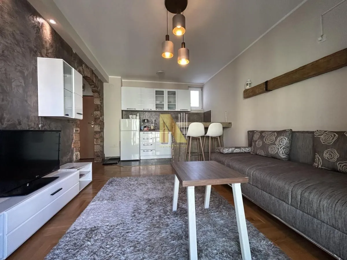 Izdavanje, jednosoban stan, 45m², Grbavica, Novi Sad Sve Podlokacije