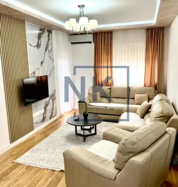 Izdavanje, jednosoban stan, 46m², Central Point, Podgorica