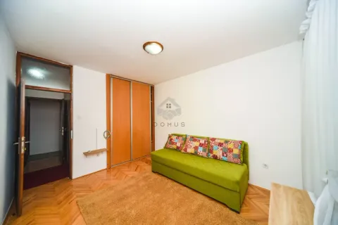 Rent, two bedroom apartment, 76m², Stari Aerodrom, Podgorica - image 10