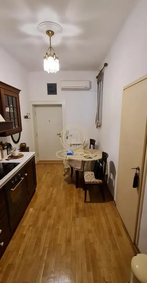 Izdavanje, jednosoban stan, 35m², Vračar Sve Podlokacije, Beograd