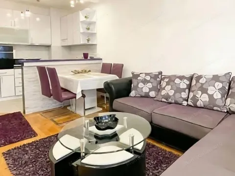 Prodaja, jednosoban stan, 51m², City Kvart, Podgorica - image 2