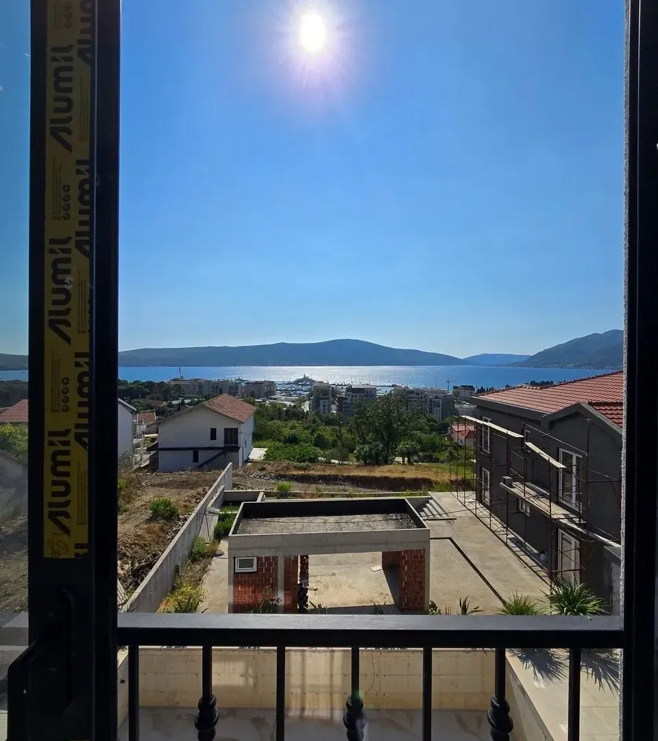 Prodaja, dvosoban stan, 61m², Tivat, Crna Gora