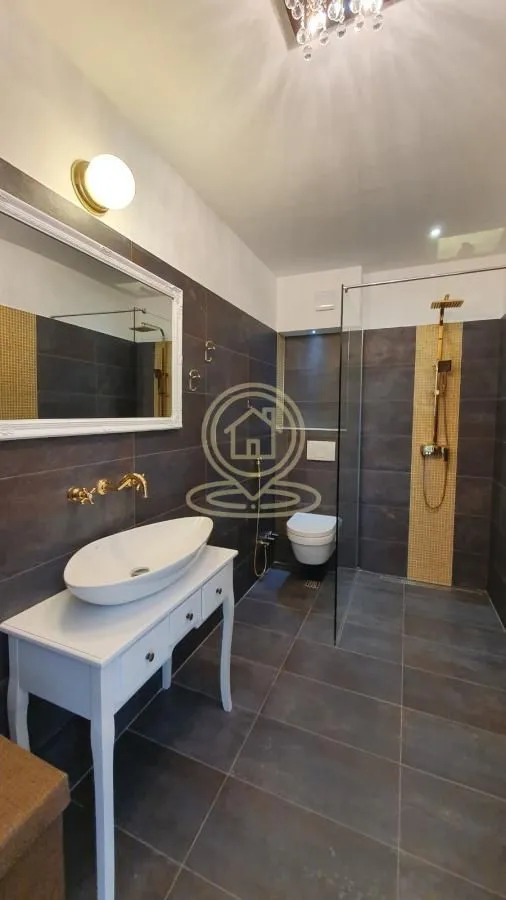 Izdavanje, poslovni prostor, 500m², Čukarica, Beograd
