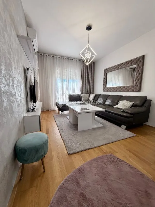 Izdavanje, dvosoban stan, 66m², Stari Aerodrom, Podgorica