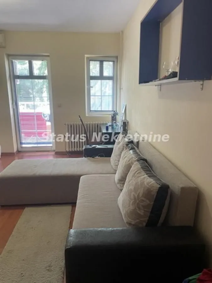 Izdavanje, garsonjera, 30m², Centar, Novi Sad