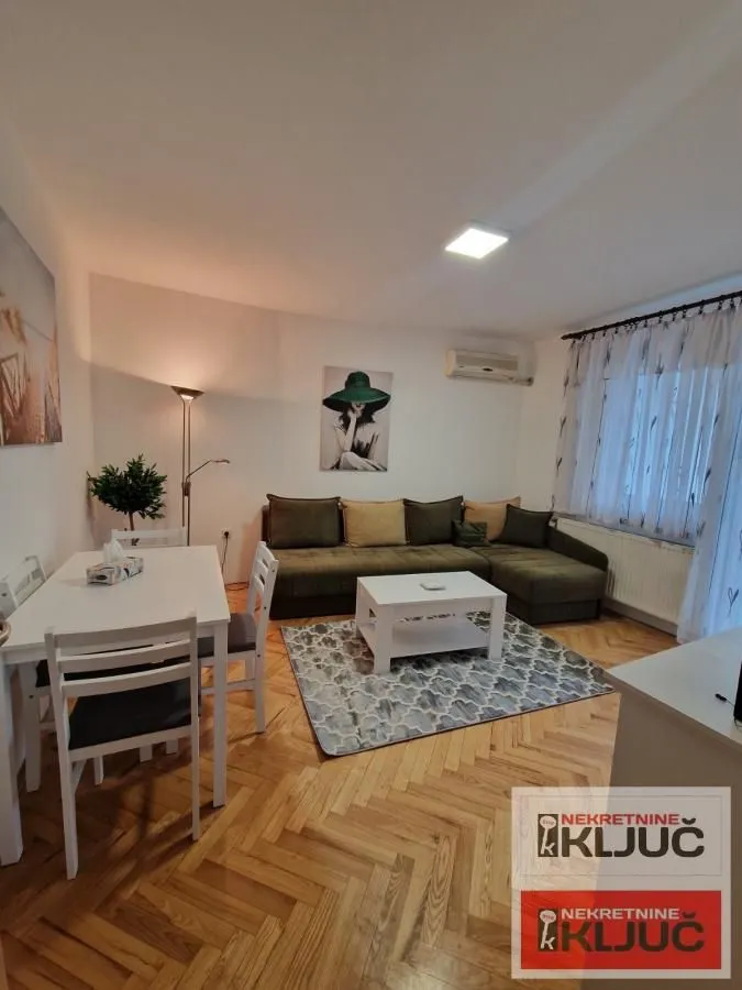 Izdavanje, dvosoban stan, 52m², Rotkvarija, Novi Sad Sve Podlokacije