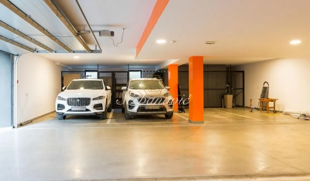 Prodaja, četvorosoban stan, 126m², Grbavica, Novi Sad Sve Podlokacije